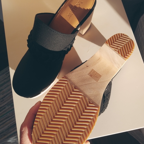 JCrew Clogs Size 7.5 - Picture 3 of 5